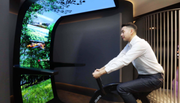 LG Display凭借可弯曲OLED技术展示新型日常生活